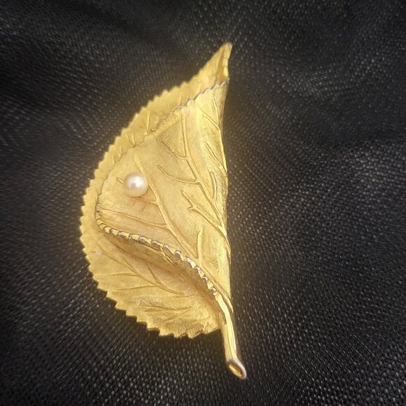 Vintage 60s Sphinx of London Gold Folded Leaf with Pearl Brooch Pin - Picture 4 of 8